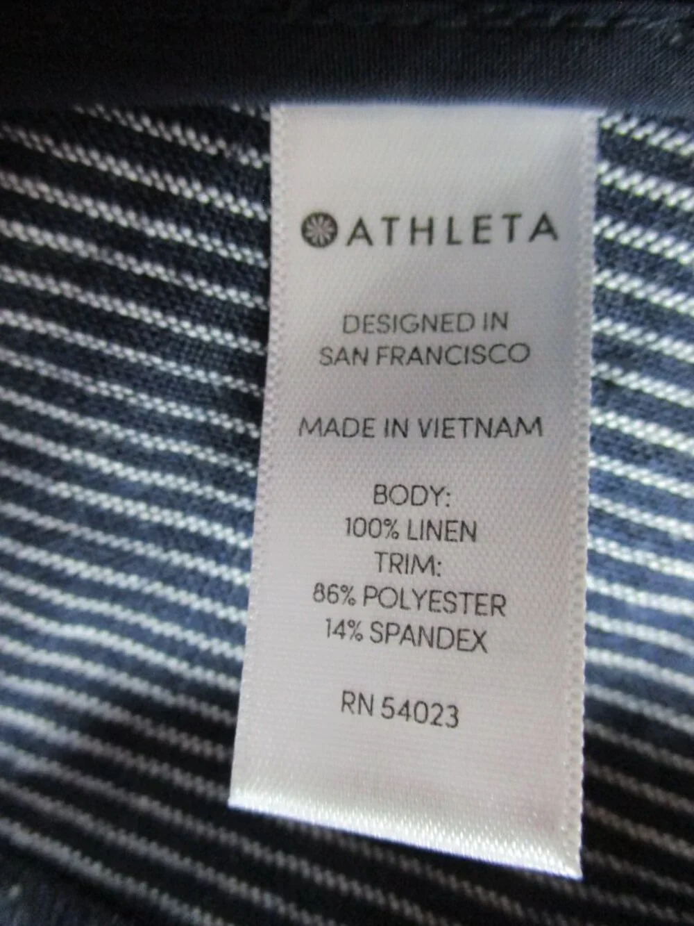 Athleta Shorts Women's 8 Blue 100% Linen Beachside Bali Striped Pull On Summer